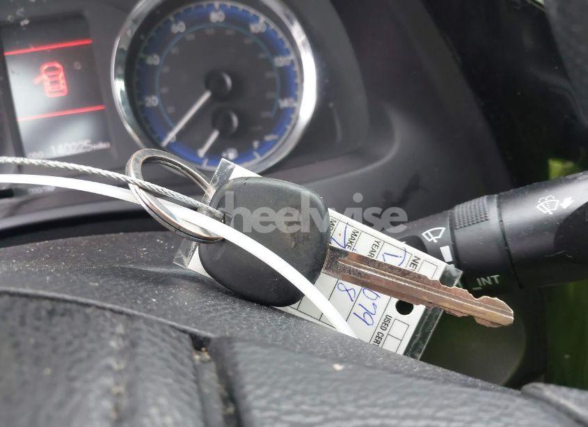 Photo 11 of 2018 Toyota Corolla LE (VIN 5YFBURHEXJP782946)