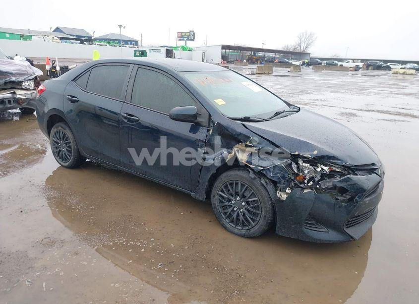 Photo 6 of 2018 Toyota Corolla LE (VIN 5YFBURHEXJP782946)