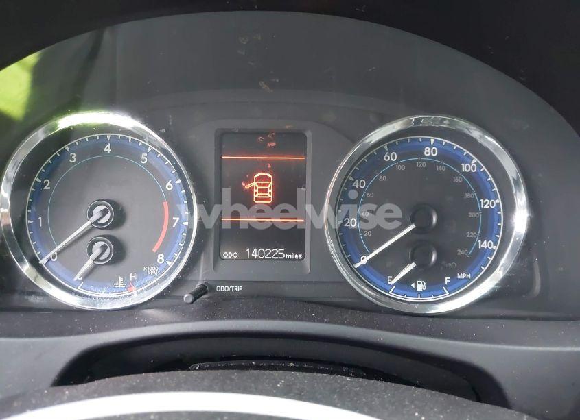 Photo 7 of 2018 Toyota Corolla LE (VIN 5YFBURHEXJP782946)