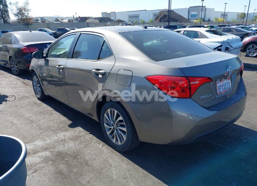 Photo 3 of 2018 Toyota Corolla XLE (VIN 5YFBURHEXJP788200)