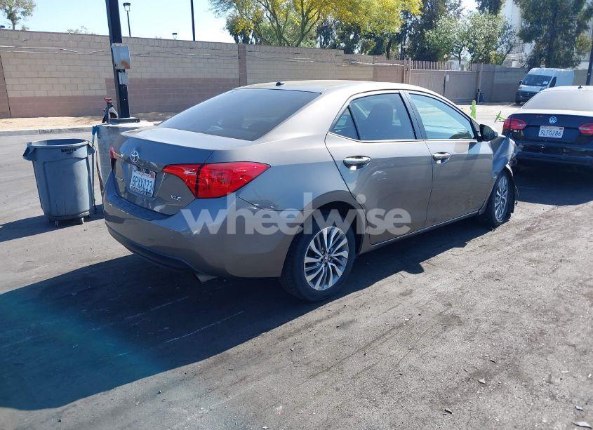 Photo 4 of 2018 Toyota Corolla XLE (VIN 5YFBURHEXJP788200)