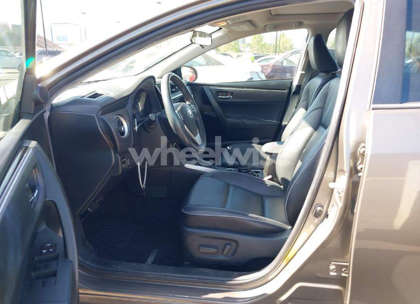 Photo 5 of 2018 Toyota Corolla XLE (VIN 5YFBURHEXJP788200)