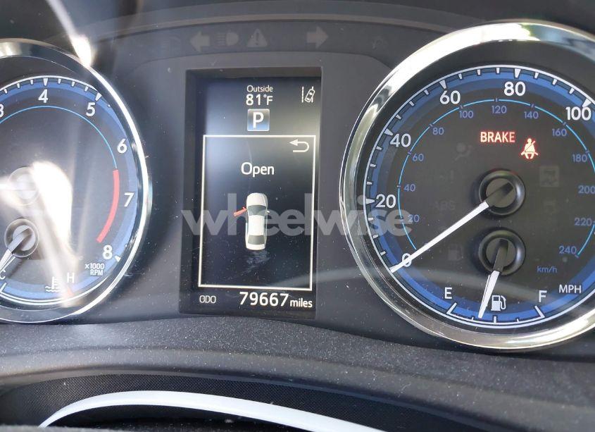 Photo 7 of 2018 Toyota Corolla XLE (VIN 5YFBURHEXJP788200)