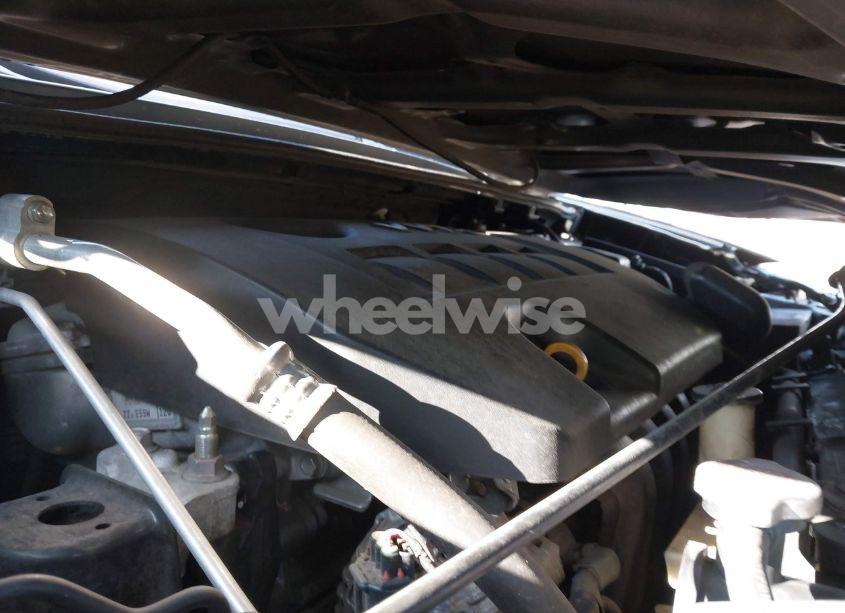 Photo 10 of 2018 Toyota Corolla LE (VIN 5YFBURHEXJP790769)