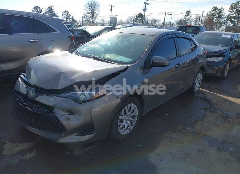 Photo 2 of 2018 Toyota Corolla LE (VIN 5YFBURHEXJP790769)