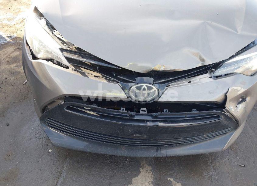 Photo 6 of 2018 Toyota Corolla LE (VIN 5YFBURHEXJP790769)