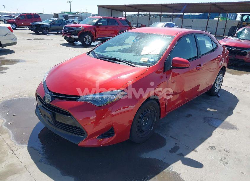 Photo 2 of 2018 Toyota Corolla L/LE/SE/XLE/XSE (VIN 5YFBURHEXJP791694)