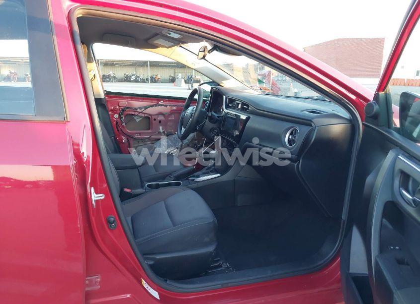 Photo 5 of 2018 Toyota Corolla L/LE/SE/XLE/XSE (VIN 5YFBURHEXJP791694)