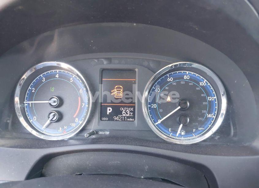 Photo 7 of 2018 Toyota Corolla L/LE/SE/XLE/XSE (VIN 5YFBURHEXJP791694)