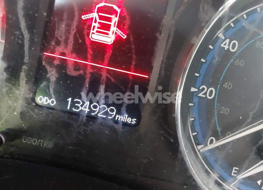 Photo 15 of 2018 Toyota Corolla LE (VIN 5YFBURHEXJP804489)