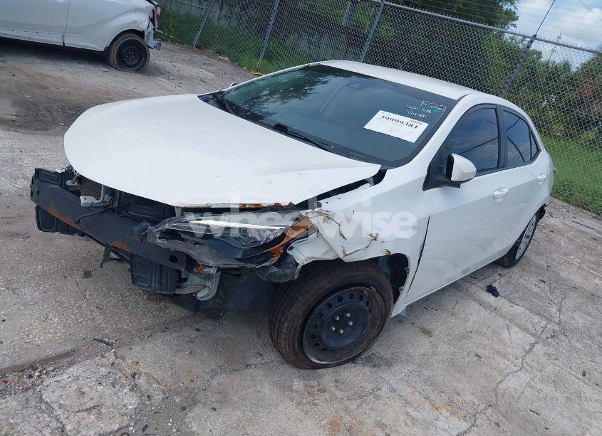 Photo 2 of 2018 Toyota Corolla LE (VIN 5YFBURHEXJP804489)