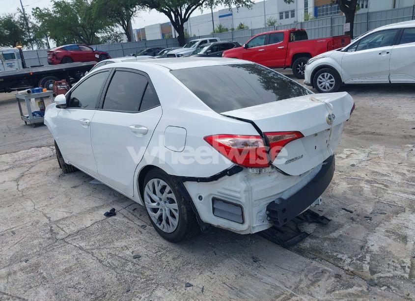 Photo 3 of 2018 Toyota Corolla LE (VIN 5YFBURHEXJP804489)