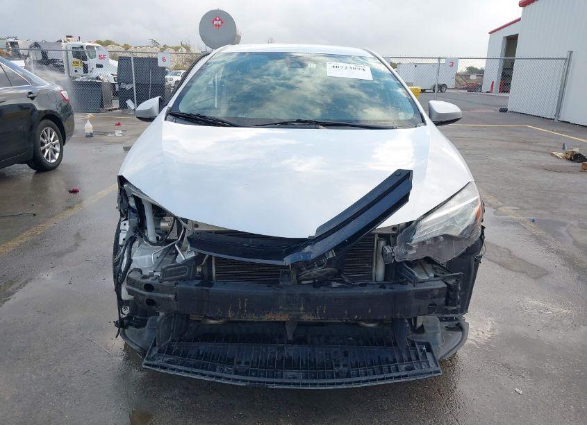 Photo 13 of 2018 Toyota Corolla LE (VIN 5YFBURHEXJP808042)