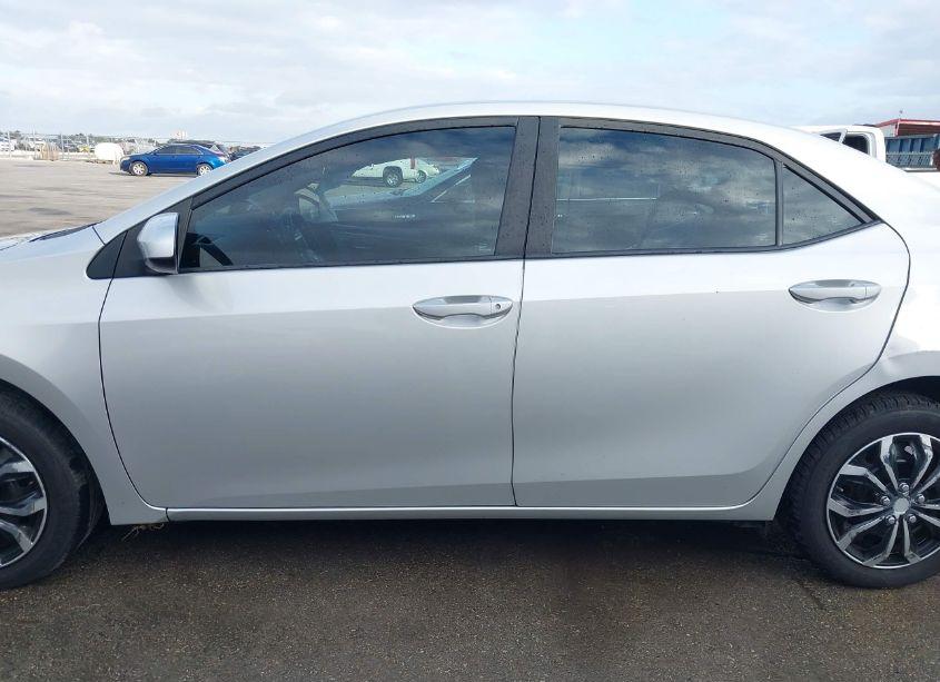 Photo 15 of 2018 Toyota Corolla LE (VIN 5YFBURHEXJP808042)