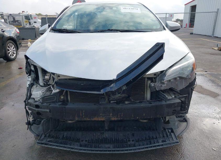 Photo 20 of 2018 Toyota Corolla LE (VIN 5YFBURHEXJP808042)