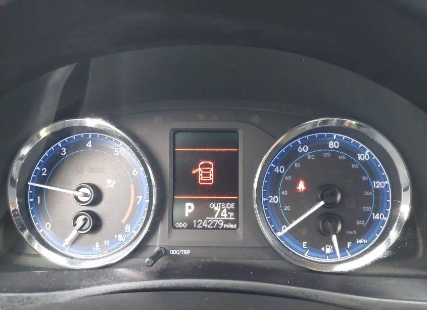 Photo 7 of 2018 Toyota Corolla LE (VIN 5YFBURHEXJP808042)