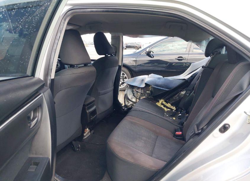 Photo 8 of 2018 Toyota Corolla LE (VIN 5YFBURHEXJP808042)