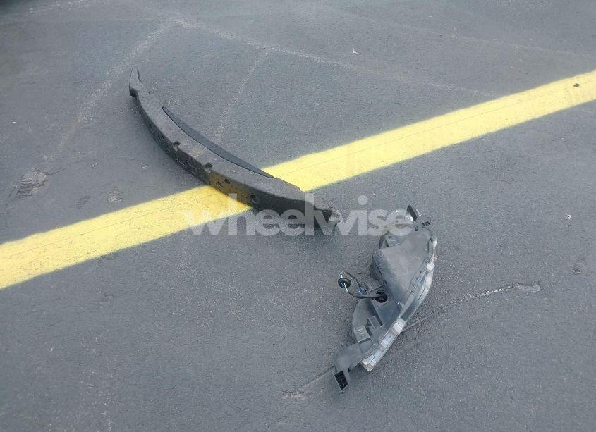 Photo 12 of 2018 Toyota Corolla LE (VIN 5YFBURHEXJP811345)