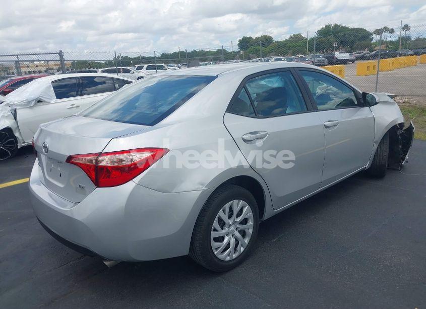 Photo 4 of 2018 Toyota Corolla LE (VIN 5YFBURHEXJP811345)