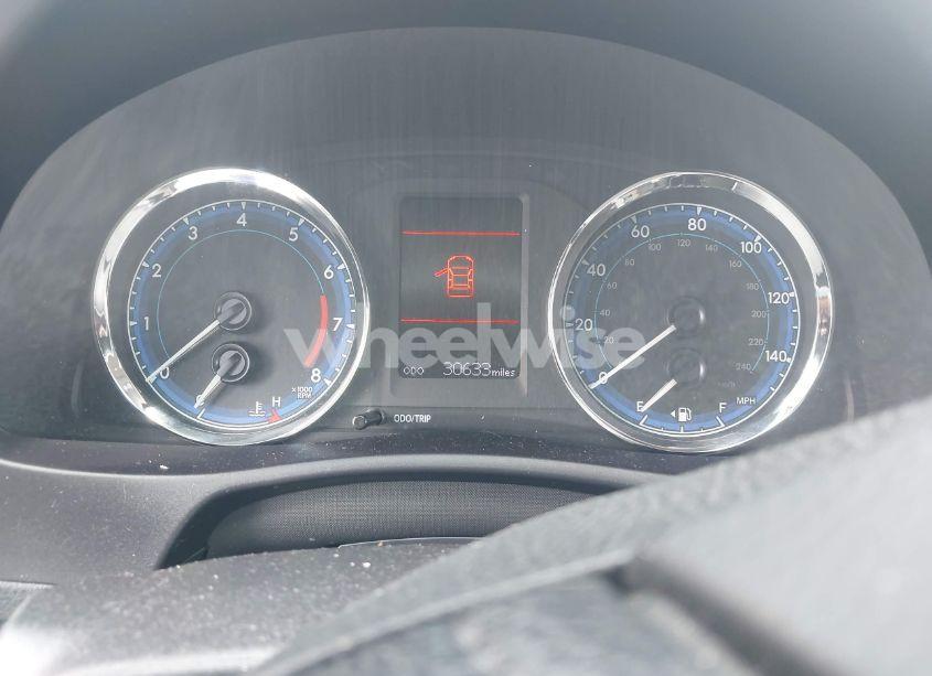 Photo 7 of 2018 Toyota Corolla LE (VIN 5YFBURHEXJP811345)