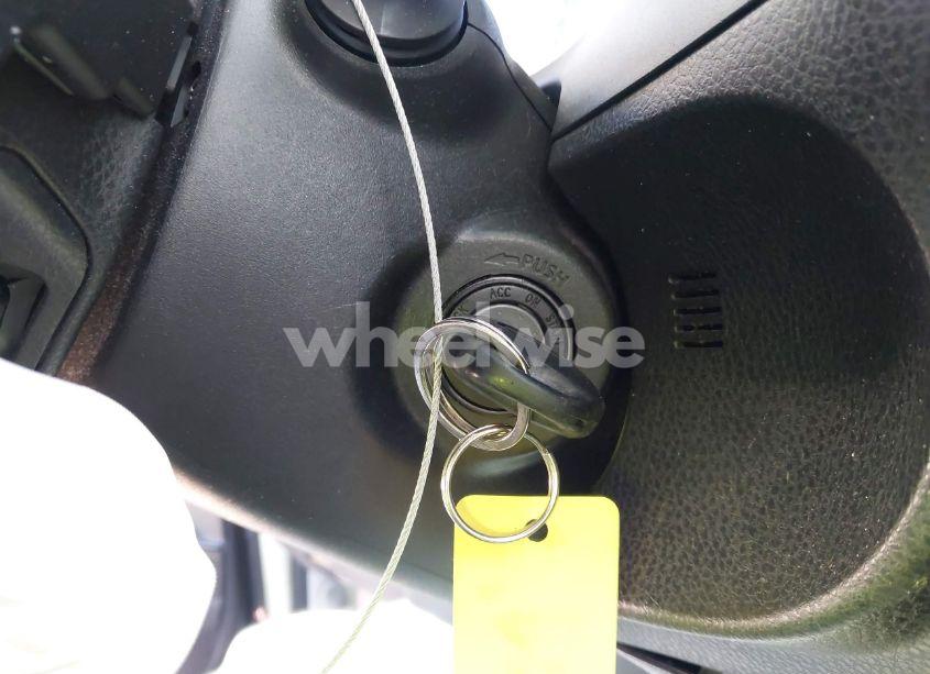 Photo 11 of 2018 Toyota Corolla SE (VIN 5YFBURHEXJP824564)