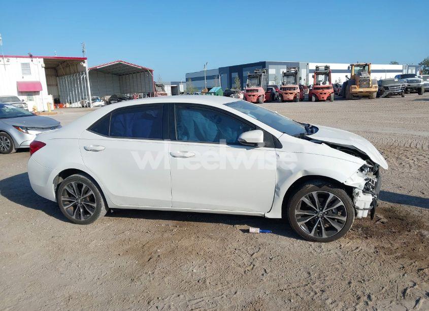 Photo 14 of 2018 Toyota Corolla SE (VIN 5YFBURHEXJP824564)