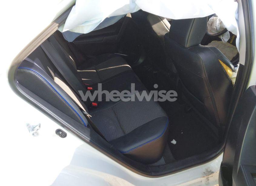 Photo 8 of 2018 Toyota Corolla SE (VIN 5YFBURHEXJP824564)