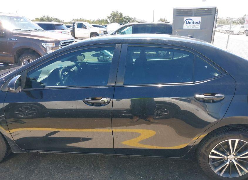 Photo 14 of 2018 Toyota Corolla LE (VIN 5YFBURHEXJP827769)