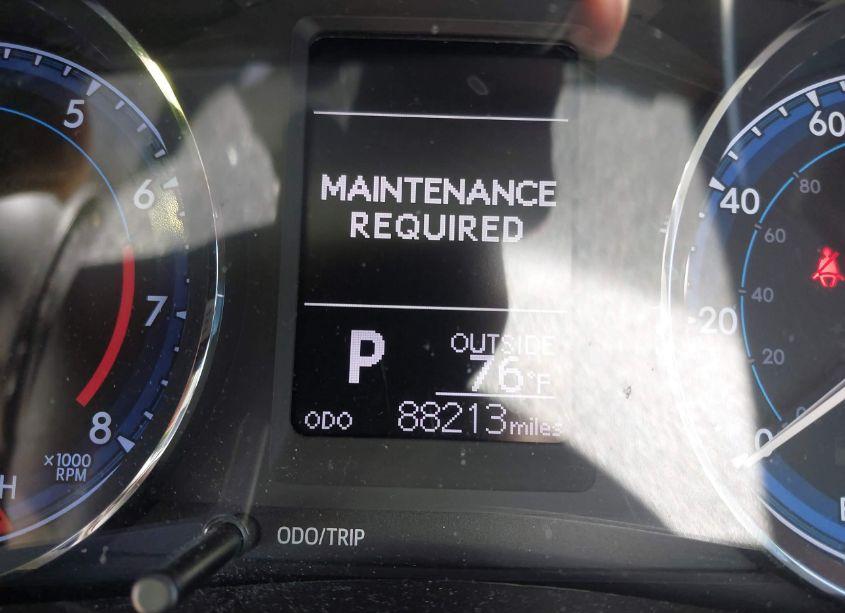 Photo 7 of 2018 Toyota Corolla LE (VIN 5YFBURHEXJP827769)