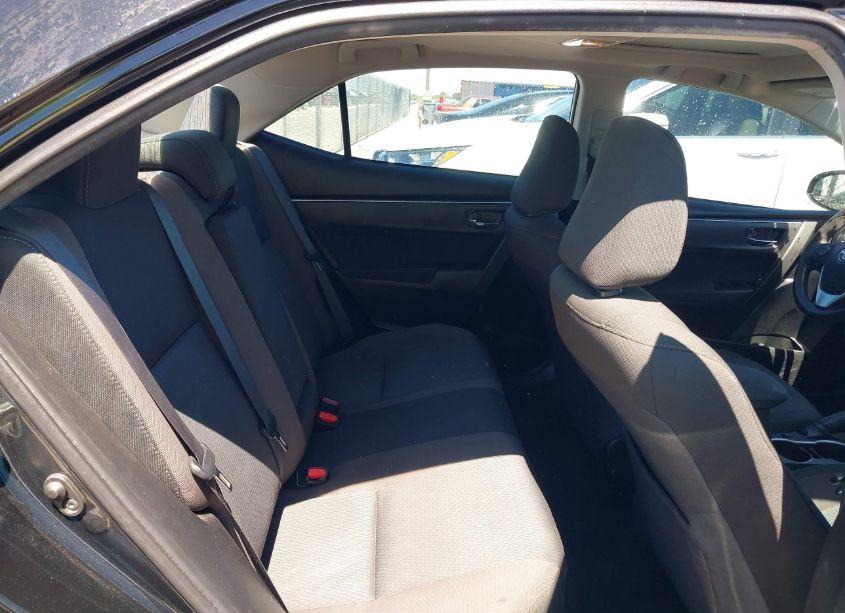 Photo 8 of 2018 Toyota Corolla LE (VIN 5YFBURHEXJP827769)