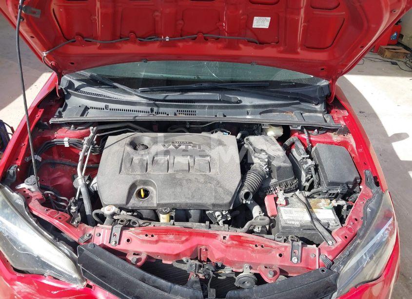 Photo 10 of 2018 Toyota Corolla LE (VIN 5YFBURHEXJP828579)