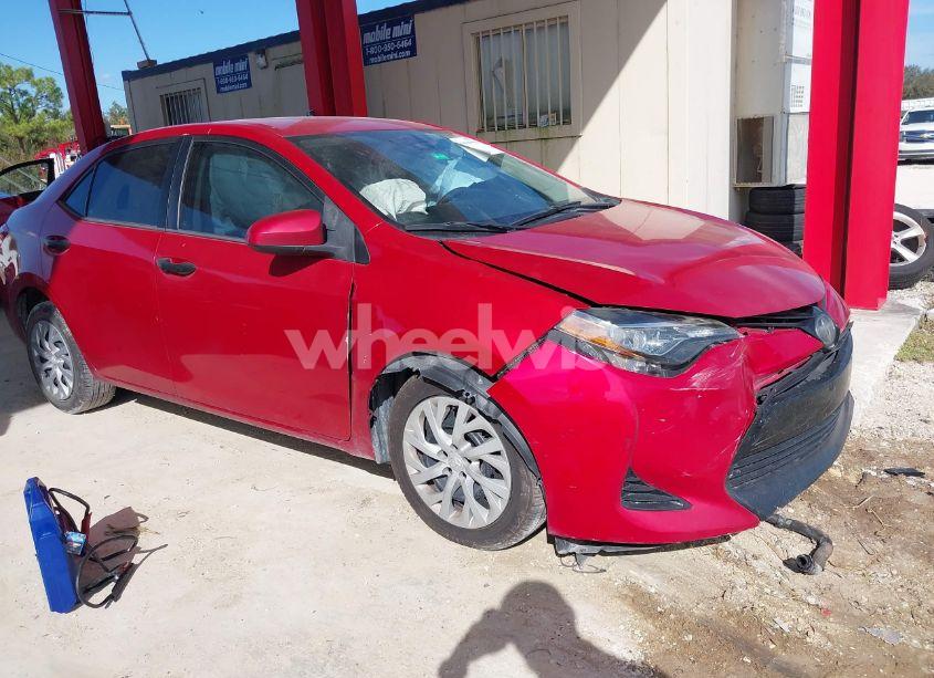Photo 13 of 2018 Toyota Corolla LE (VIN 5YFBURHEXJP828579)