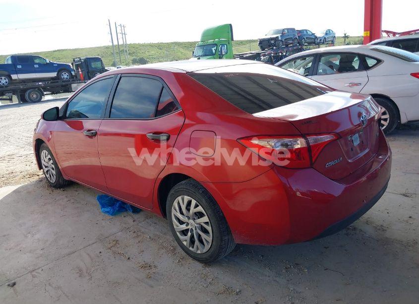 Photo 14 of 2018 Toyota Corolla LE (VIN 5YFBURHEXJP828579)