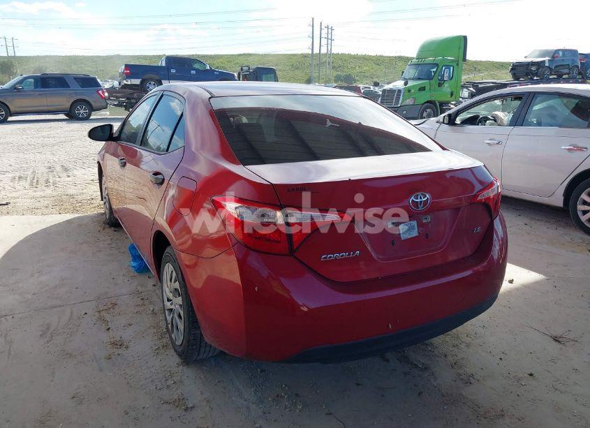 Photo 3 of 2018 Toyota Corolla LE (VIN 5YFBURHEXJP828579)