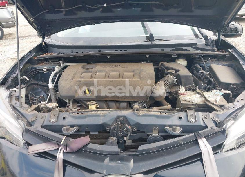 Photo 10 of 2018 Toyota Corolla LE (VIN 5YFBURHEXJP831675)