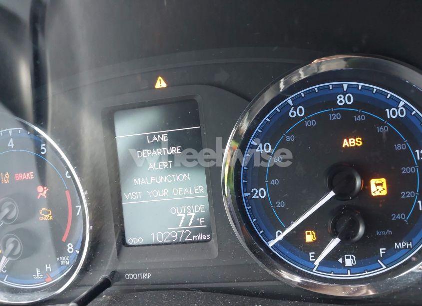 Photo 15 of 2018 Toyota Corolla LE (VIN 5YFBURHEXJP831675)