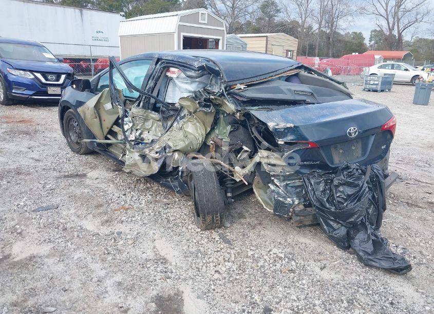 Photo 3 of 2018 Toyota Corolla LE (VIN 5YFBURHEXJP831675)