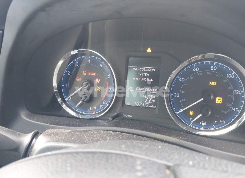 Photo 7 of 2018 Toyota Corolla LE (VIN 5YFBURHEXJP831675)