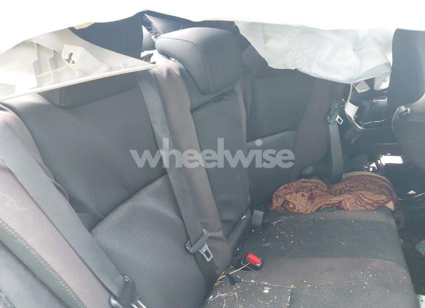 Photo 8 of 2018 Toyota Corolla LE (VIN 5YFBURHEXJP831675)