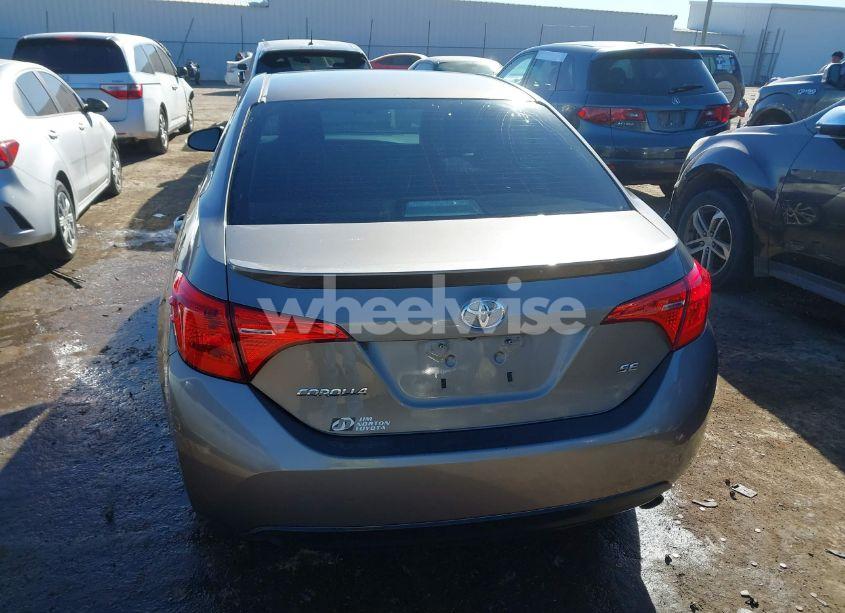 Photo 16 of 2018 Toyota Corolla SE (VIN 5YFBURHEXJP837671)