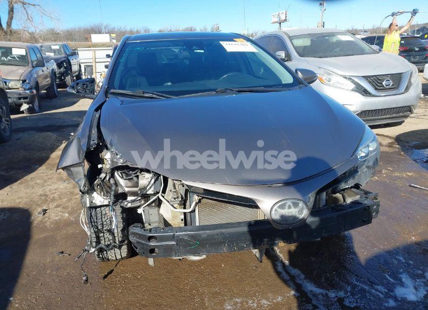 Photo 6 of 2018 Toyota Corolla SE (VIN 5YFBURHEXJP837671)