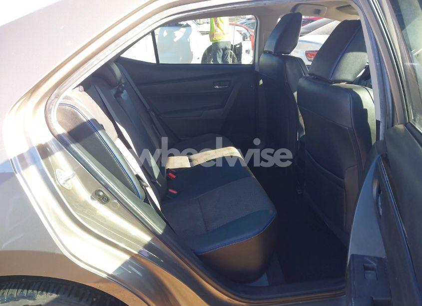 Photo 8 of 2018 Toyota Corolla SE (VIN 5YFBURHEXJP837671)