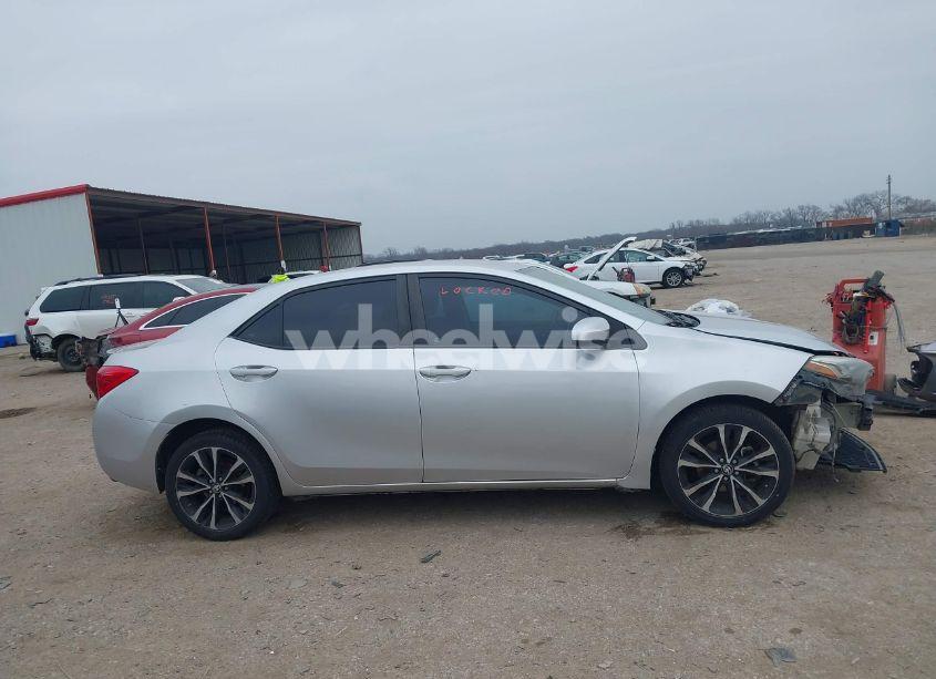 Photo 13 of 2018 Toyota Corolla SE (VIN 5YFBURHEXJP847035)