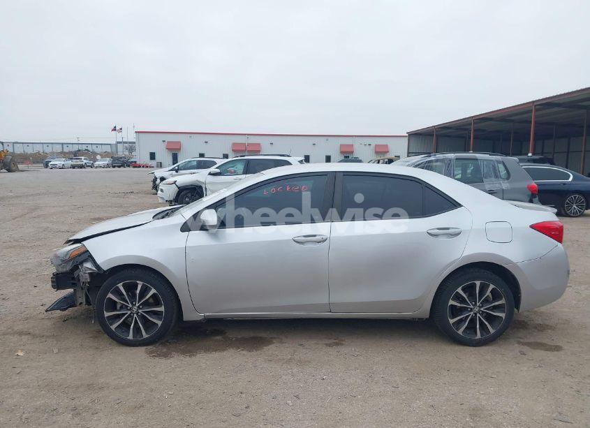 Photo 14 of 2018 Toyota Corolla SE (VIN 5YFBURHEXJP847035)