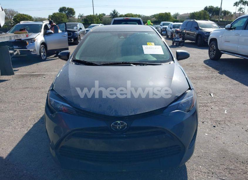 Photo 12 of 2018 Toyota Corolla LE (VIN 5YFBURHEXJP852509)