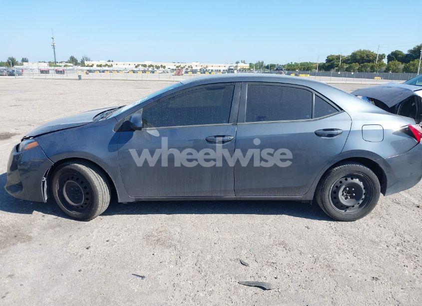 Photo 14 of 2018 Toyota Corolla LE (VIN 5YFBURHEXJP852509)