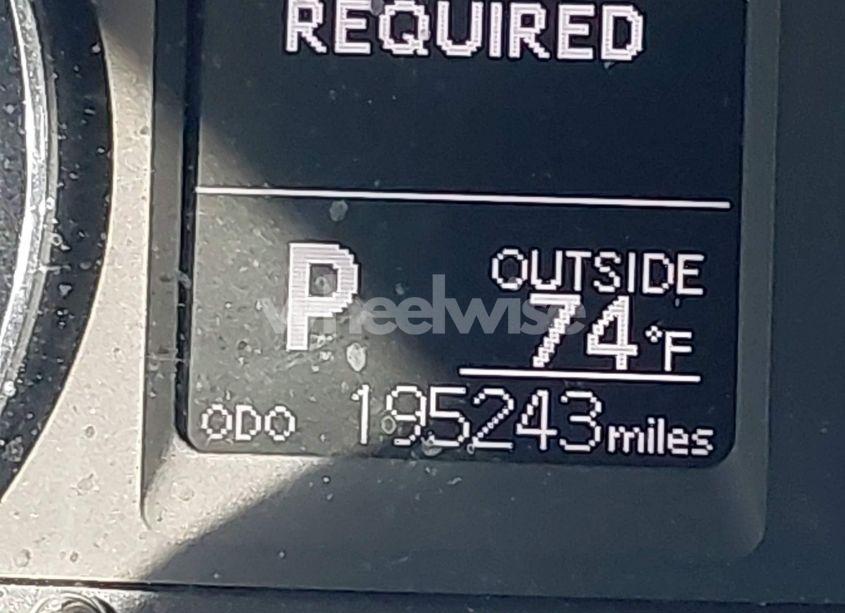 Photo 15 of 2018 Toyota Corolla LE (VIN 5YFBURHEXJP852509)