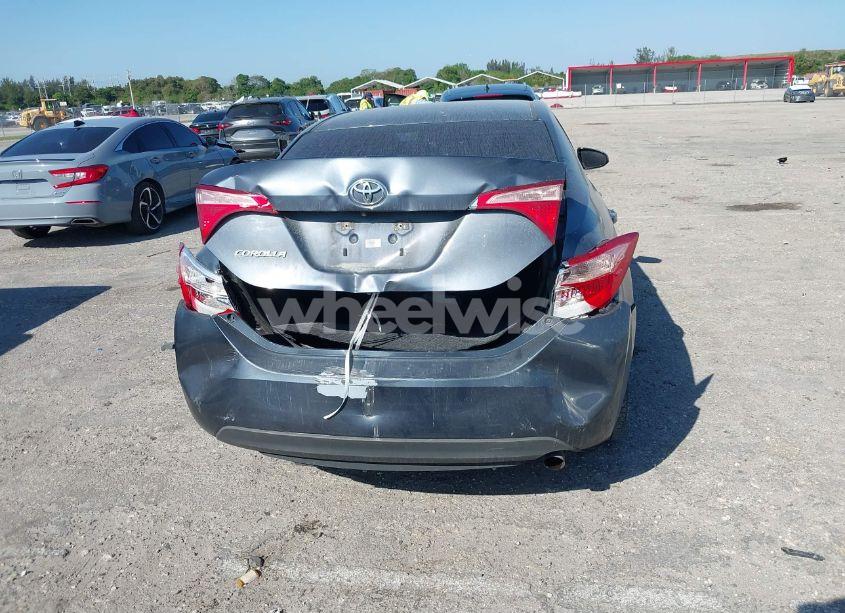 Photo 16 of 2018 Toyota Corolla LE (VIN 5YFBURHEXJP852509)