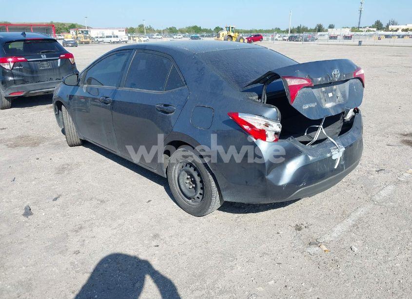 Photo 3 of 2018 Toyota Corolla LE (VIN 5YFBURHEXJP852509)