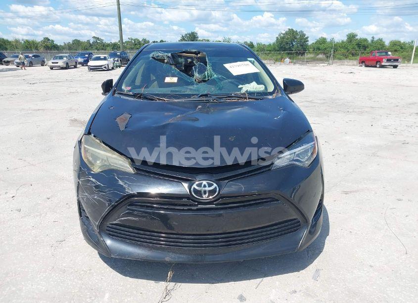 Photo 12 of 2019 Toyota Corolla LE (VIN 5YFBURHEXKP860465)
